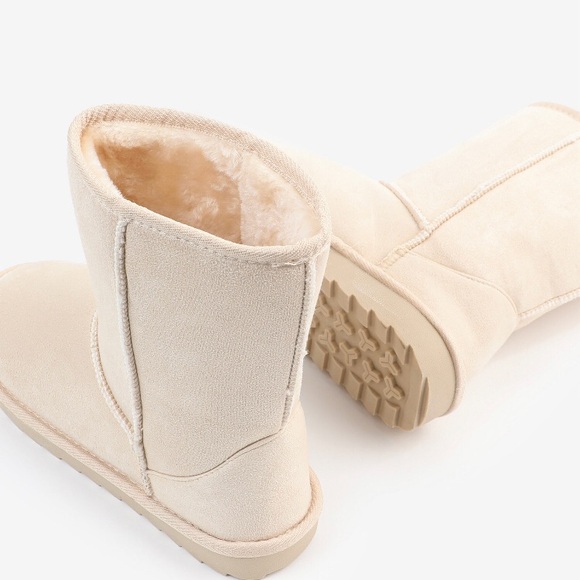 Mid-Calf Boots in Faux Sheep Skin. Size 8 - Picture 2 of 5